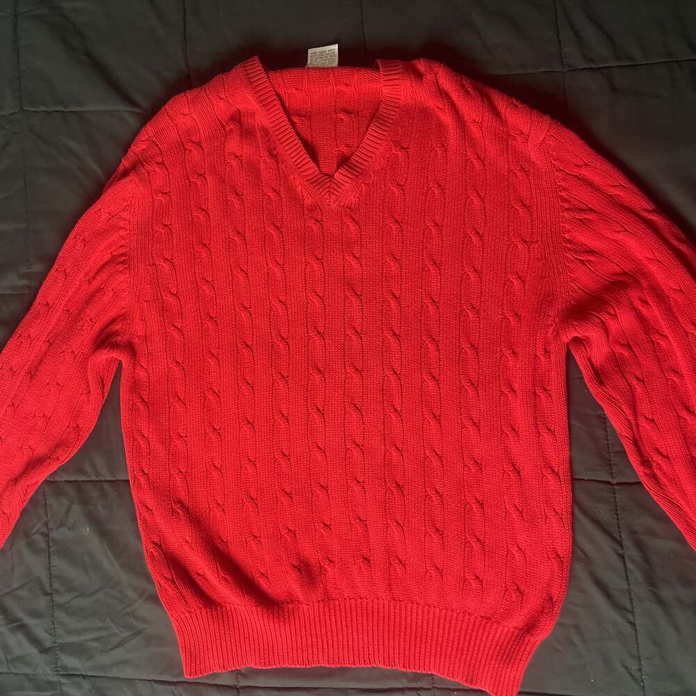 T Harris London Red Pure Cashmere V-Neck Cable Knit Sweater